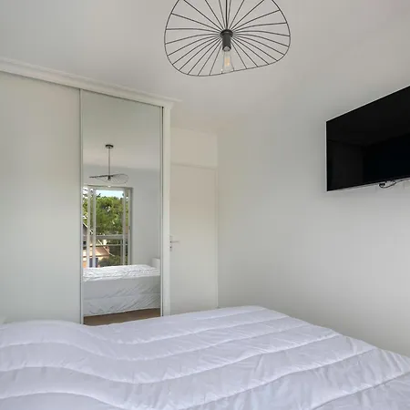 Apartment Sejour Vue Pour 4 - 20m De *
